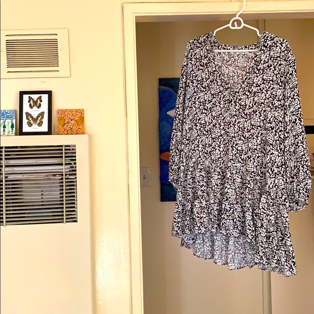 Flowy black and white dress